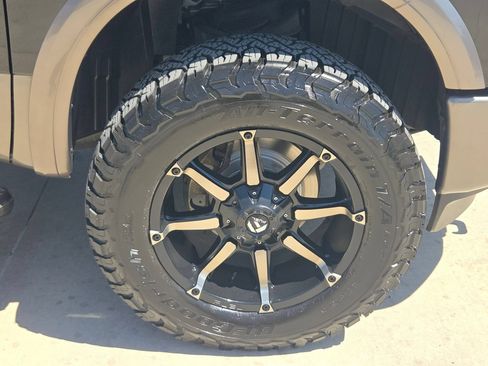 Used 2016 Nissan Titan Platinum Reserve AWD/4WD image 31