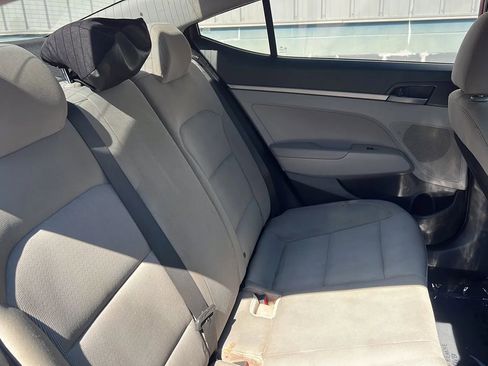 Used 2017 Hyundai Elantra SE image 15