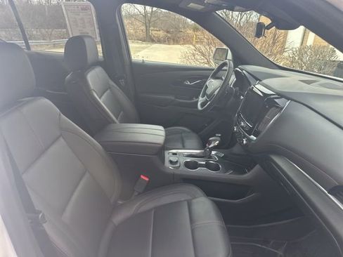 Used 2023 Chevrolet Traverse RS w/ LPO, Floor Liner Package FWD image 24