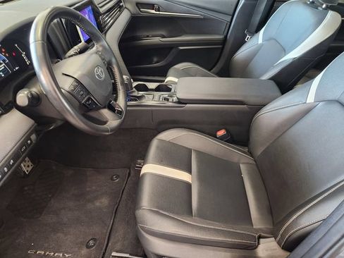 Used 2025 Toyota Camry SE FWD image 10