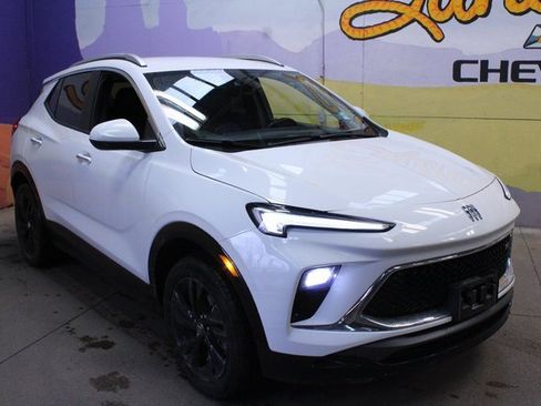 Used 2024 Buick Encore GX Sport Touring image 4