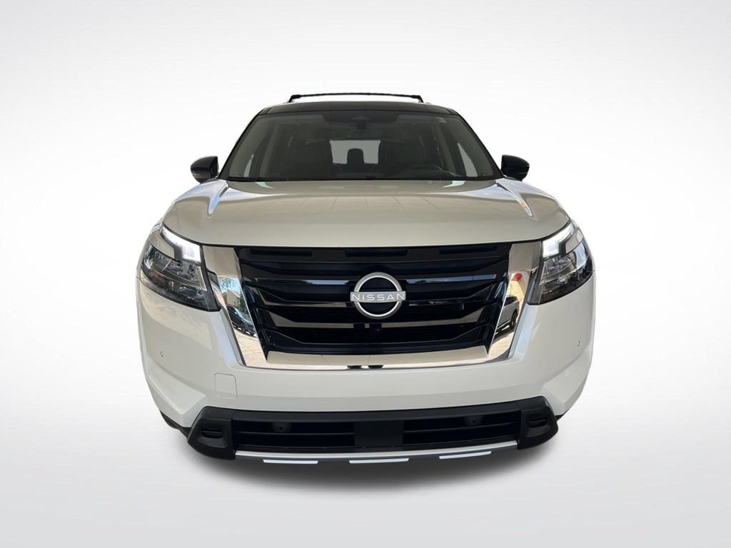 Certified 2024 Nissan Pathfinder Platinum AWD/4WD image 2