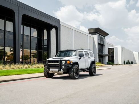 Used 2009 HUMMER H3 Alpha image 39