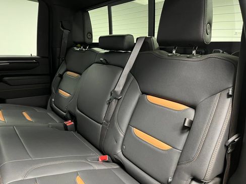 Used 2024 GMC Sierra 2500 AT4 w/ AT4 Premium Plus Package AWD/4WD image 47