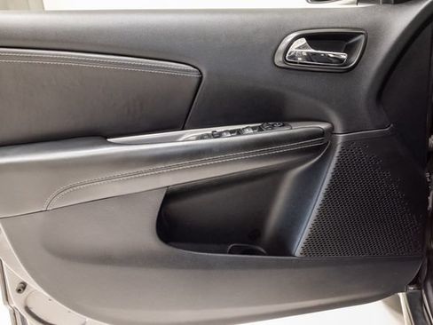 Used 2019 Dodge Journey Crossroad w/ Popular Equipment Group FWD image 9