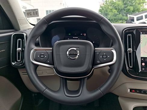 Used 2025 Volvo XC40 B5 Ultra w/ Climate Package AWD/4WD image 25