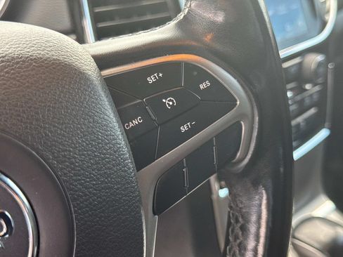 Used 2022 Jeep Grand Cherokee Laredo E RWD image 29