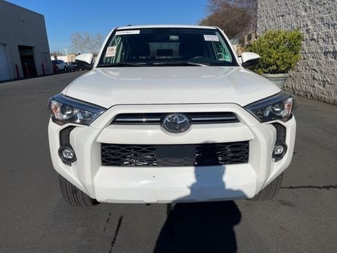 Used 2024 Toyota 4Runner SR5 Premium image 2