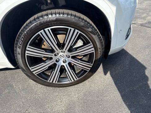 Used 2024 Volvo XC90 T8 Ultimate w/ Protection Package Premier AWD/4WD image 9