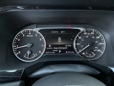 Used 2025 Nissan Pathfinder SV FWD image 32