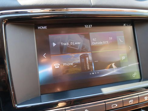 Used 2017 Jaguar XJ L Portfolio AWD/4WD image 33