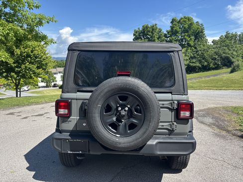 Used 2021 Jeep Wrangler Unlimited Sport AWD/4WD image 4