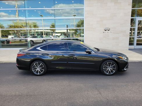 Used 2022 Lexus ES 350 w/ Premium Package image 3