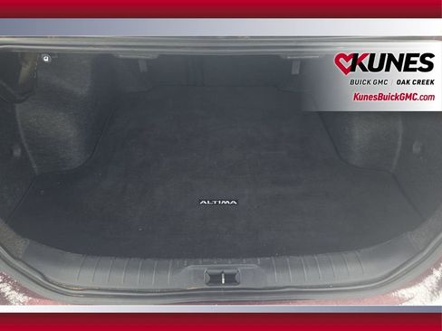 Used 2024 Nissan Altima 2.5 SV image 18