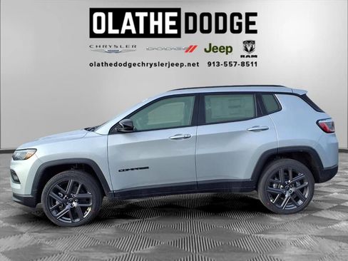 New 2026 Jeep Compass Latitude AWD/4WD image 17