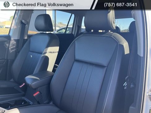 Used 2024 Volkswagen Tiguan SE image 21