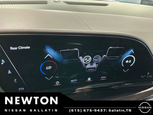 Used 2021 Cadillac Escalade ESV Sport Platinum RWD image 59