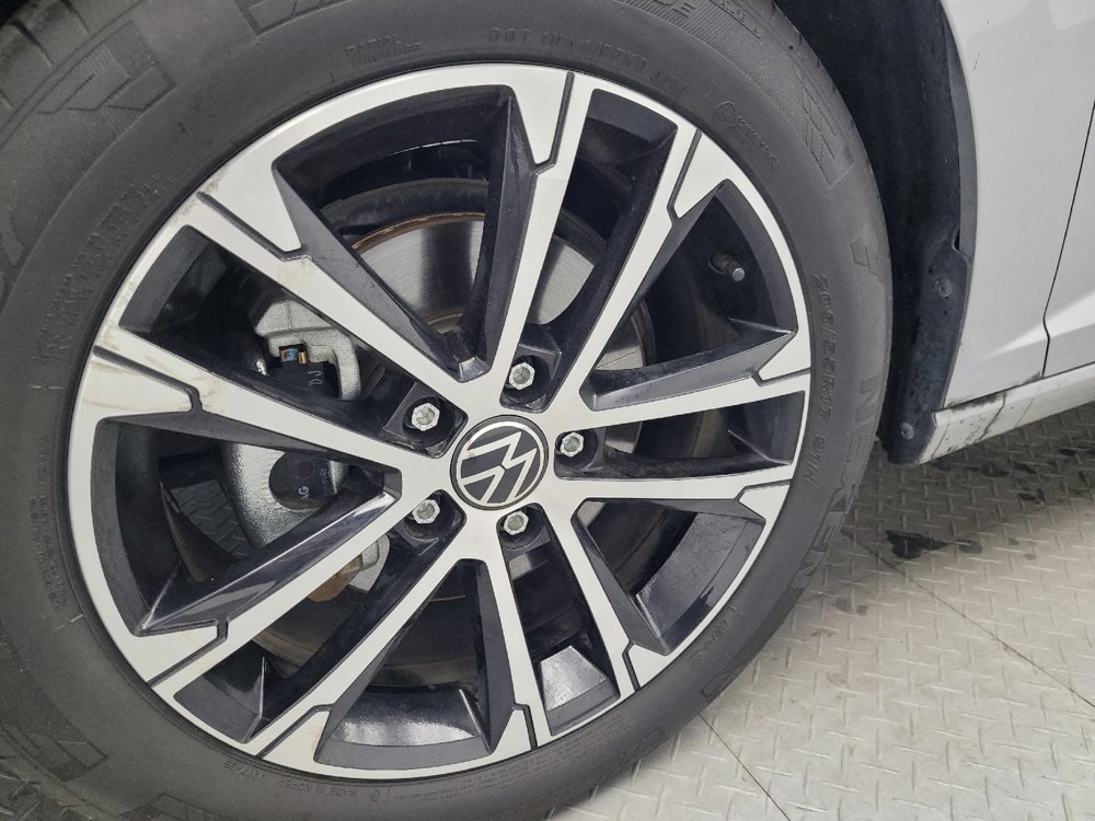Used 2025 Volkswagen Jetta Sport FWD image 31