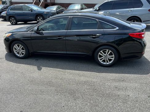 Used 2015 Hyundai Sonata SE w/ Option Group 09 FWD image 3