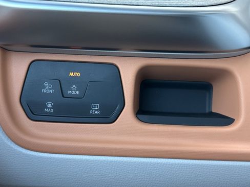 New 2025 Volkswagen ID. Buzz 1st Edition image 25