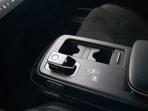 Used 2023 Nissan Ariya AWD image 30