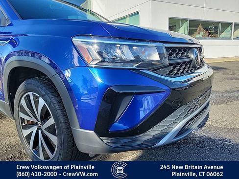 Certified 2022 Volkswagen Taos SE image 24