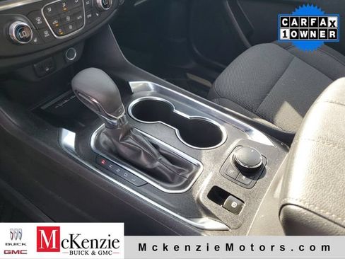 Used 2022 Chevrolet Traverse LT FWD image 19