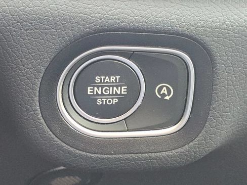 Certified 2026 Mercedes-Benz GLS 450 4MATIC image 40