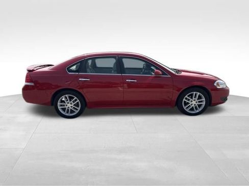 Used 2011 Chevrolet Impala LTZ FWD image 5