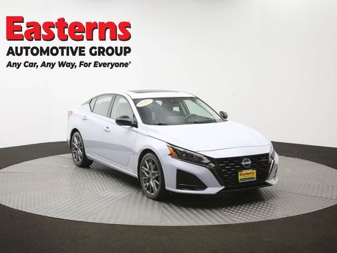 Used 2023 Nissan Altima 2.0 SR FWD image 50