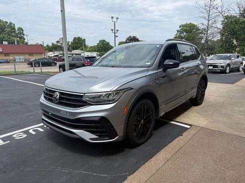 Used 2022 Volkswagen Tiguan SE R-Line AWD/4WD image 8