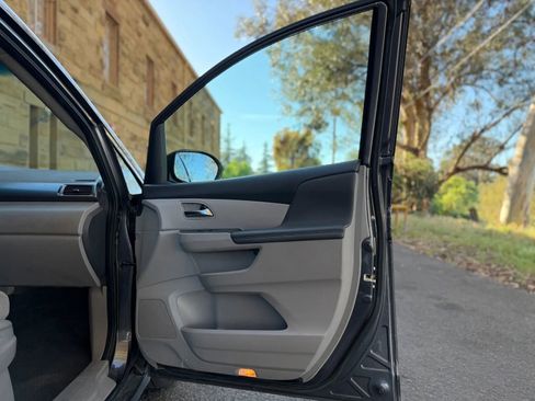 Used 2015 Honda Odyssey EX image 23