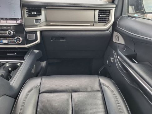 Used 2024 Ford Expedition Max XLT image 25
