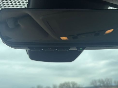 Used 2021 Toyota Highlander XLE image 23