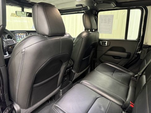 Used 2023 Jeep Wrangler Sahara w/ Cold Weather Group image 15