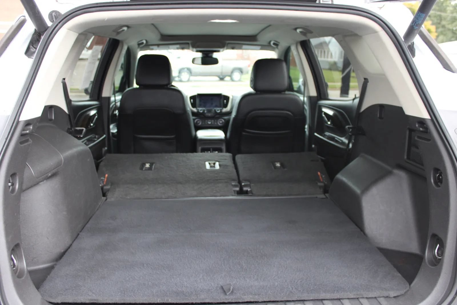 Used 2019 GMC Terrain Denali w/ Advanced Safety Package FWD image 32