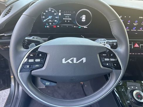 Used 2024 Kia Niro Wind FWD image 17