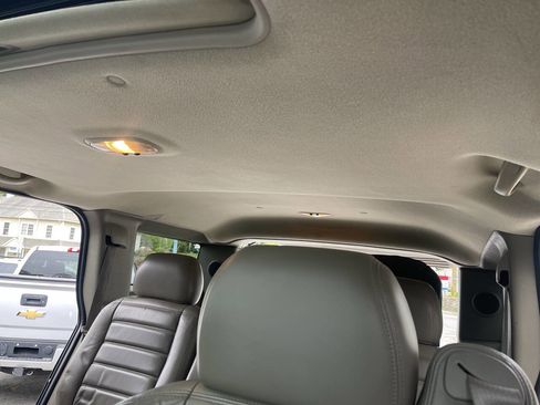 Used 2003 HUMMER H2 w/ Preferred Equipment Group image 14