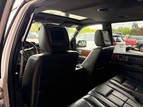 Used 2013 Lincoln Navigator L 4WD w/ HD Trailer Tow Pkg image 11