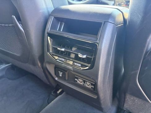 Used 2025 Jeep Grand Cherokee Altitude AWD/4WD image 30