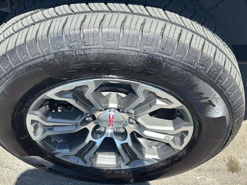 Certified 2025 GMC Sierra 1500 SLT image 11