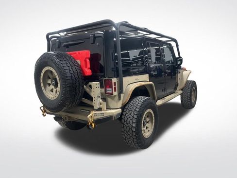 Used 2015 Jeep Wrangler Unlimited Rubicon w/ Connectivity Group image 3