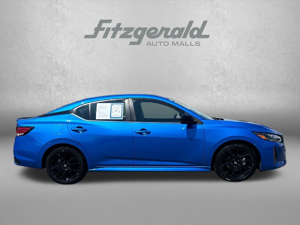 Used 2025 Nissan Sentra SR FWD image 9