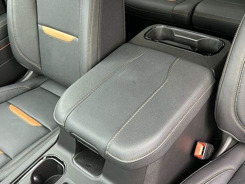 Used 2025 GMC Sierra 1500 AT4 w/ AT4 Premium Package image 26