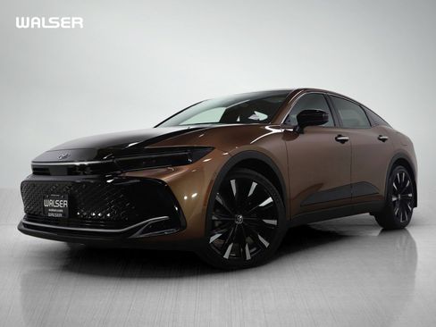 Used 2023 Toyota Crown Platinum image 1