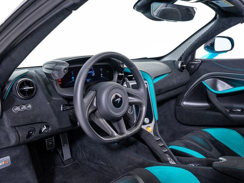 Used 2026 McLaren 750S Spider RWD image 20