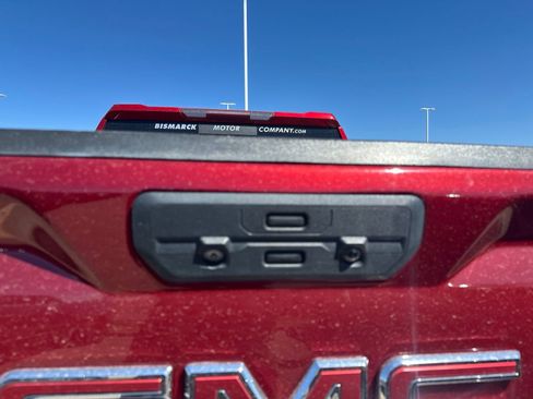 Used 2022 GMC Sierra 1500 Denali w/ Denali Premium Package AWD/4WD image 7