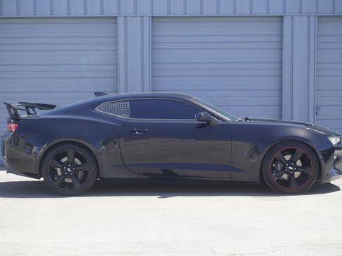 Used 2016 Chevrolet Camaro SS RWD image 7