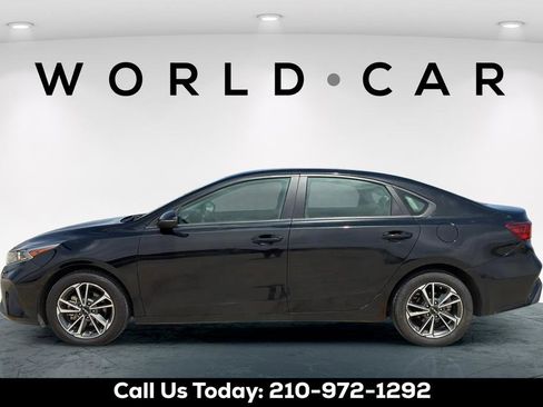 Used 2023 Kia Forte LXS w/ LXS Technology Package FWD image 8