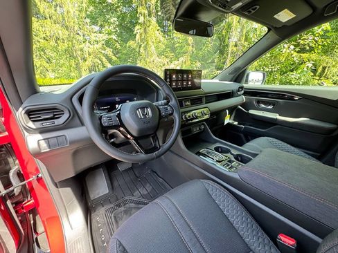 New 2026 Honda Pilot Sport image 10